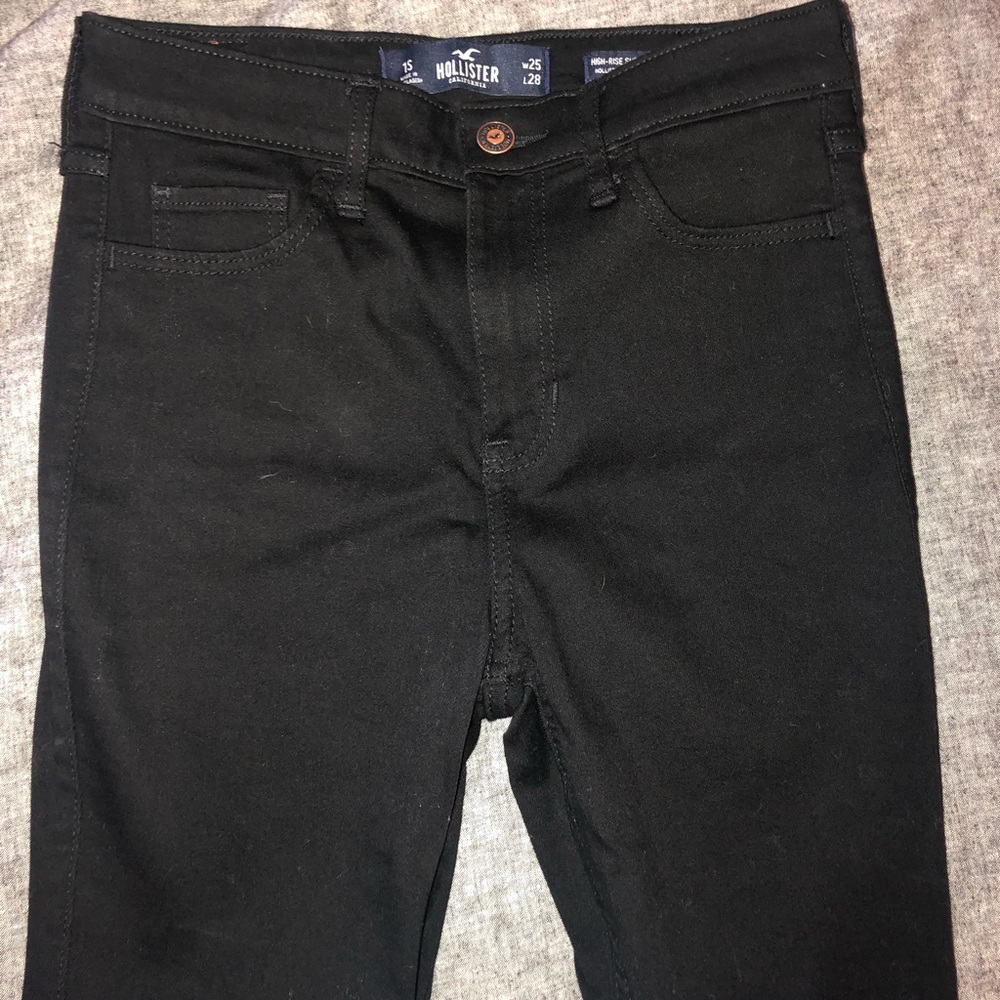 NWOT high waisted black skinnies!